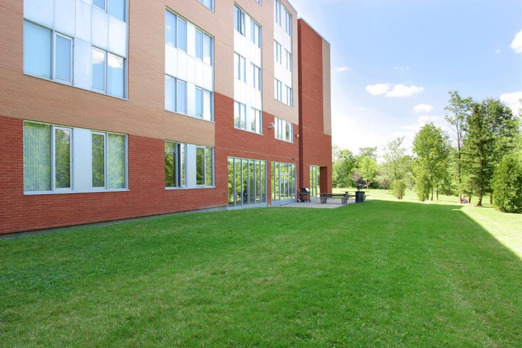 Residence & Conference Centre - Μπράμπτον Εξωτερικό φωτογραφία